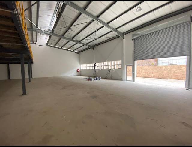 679M² WAREHOUSE TO LET IN SPRINGFIELD